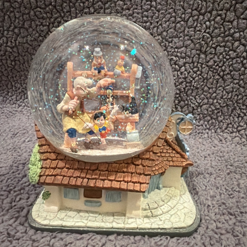 Vintage Disney Pinocchio Snow Globe Musical When You Wish Upon A Star Music Work